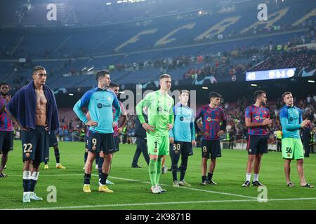 Barcelona, Spain. 26/10/2022, Robert Lewandowski of FC Barcelona, Marc Andre ter Stegen of FC Barcelona, Pedri of FC Barcelona, Gavi of FC Barcelona, Raphinha of FC Barcelona and Eric Garcia of FC Barcelona during the UEFA Champions League match between FC Barcelona and FC Bayern Munchen at Spotify Camp Nou in Barcelona, Spain. Stock Photo