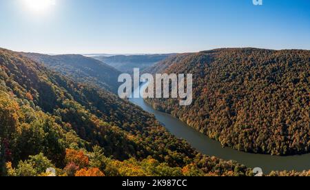 View up the Cheat River in narrow wooded gorge in the autumn. Coopers Rock Forest is near Morgantown, West Virginia Stock Photo