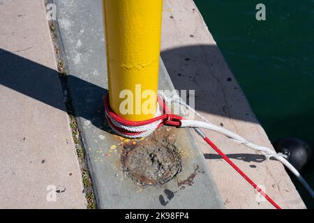 Rop on pier at Bayfront Park and Marina Stock Photo