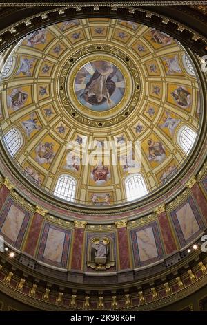 Interior view of the decorated ceiling dome at the Saint-Stephen's Basilica, Budapest, Hungary. Stock Photo