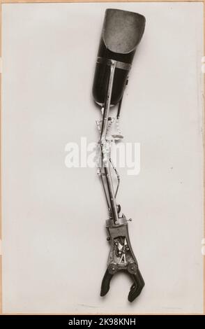 Photography from 'An account of manufacturing at the State Railway's prosthetic workshop in Nässjö', 1932. Visa production of arm prosthesis. Stock Photo