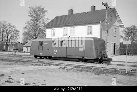 Rail bus trailer, combined postal and luggage. State Railways, SJ UDF0LP 1696. Stock Photo