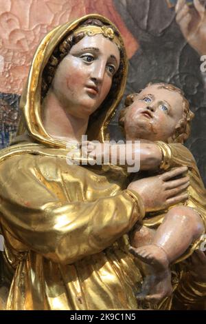 Vierge à l'Enfant. Eglise Saint-Gervais et Saint-Protais. Saint-Gervais-les-Bains. Haute-Savoie. Auvergne-Rhône-Alpes. France. Stock Photo