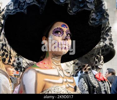 New York, USA. 27th Oct, 2022. Traditional 'Catrin' and 'Catriana' (L) characters during the inauguration of the Mexico Week: Dia de Muertos in the Rockefeller Center. Credit: Enrique Shore/Alamy Live News Stock Photo