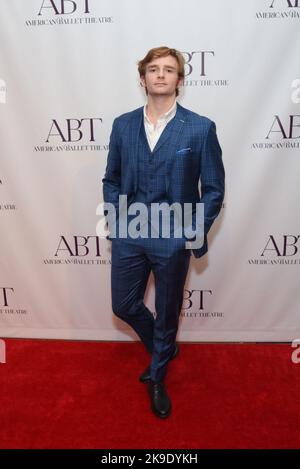 New York, USA. 27th Oct, 2022. New York, USA. 27th Oct, 2022. Aran Bell attends the American Ballet Theatre Fall Gala at David H. Koch Theater in New York, NY on October 27, 2022. (Photo by Efren Landaos/Sipa USA) Credit: Sipa USA/Alamy Live News Credit: Sipa USA/Alamy Live News Stock Photo