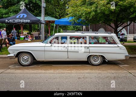Des Moines, IA - July 01, 2022: High perspective side view of a 1962 Chevrolet Biscayne Station Wagon at a local car show. Stock Photo