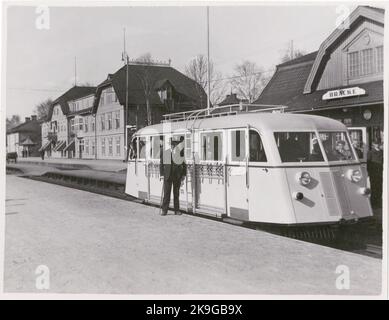 Bräcke station in 1936. Ånge - Sollefteå. Test run of rail bus, State Railways, SJ OGT 331. Stock Photo