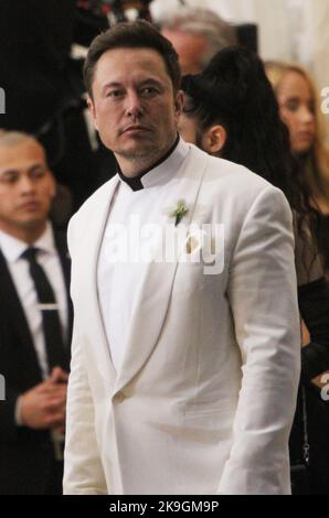 NEW YORK, NY May 07, 2018: Elon Musk attend Heavenly Bodies: Fashion & The Catholic Imagination Costume Institute Gala at The Metropolitan Museum of Art in New York. May 07, 2018 Credit:RW/MediaPunch Stock Photo