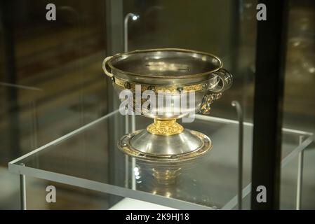 The Ardagh Chalice in the National Museum of Ireland, Archeology, Dublin Stock Photo