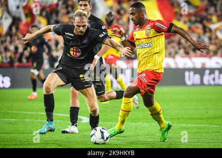 Lens, France. 28th Oct, 2022. Mikkel DESLER of Toulouse and Wesley SAID of Lens during the Ligue 1 match between RC Lens and Toulouse FC at Bollaert-Delelis Stadium on October 28, 2022 in Lens, France. (Credit Image: © Matthieu Mirville/ZUMA Press Wire) Credit: ZUMA Press, Inc./Alamy Live News Stock Photo