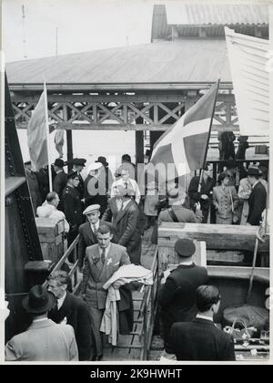 Boarding on the ferry of Danish refugees on their way home. Stock Photo