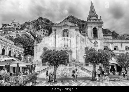 TAORMINA, ITALY - AUGUST 11, 2021: The scenic Piazza IX Aprile, main square and tourist attraction of Taormina, Sicily, Italy Stock Photo