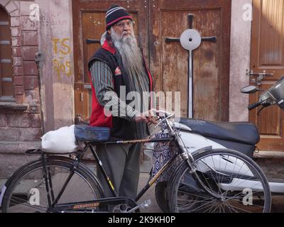 Bikaner Rajasthan, India : January 14, 2018 – Big, Long beard man travelling in Bikaner Festival, Rajasthan, India. Stock Photo