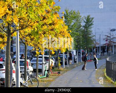 Berlin, Germany. 27th Oct, 2022. This photo taken on Oct. 27, 2022 shows an autumn view in Berlin, capital of Germany. Credit: Ren Pengfei/Xinhua/Alamy Live News Stock Photo