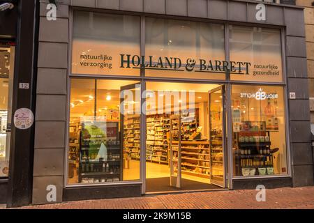 Amsterdam, Nederland. Oktober 2022. De winkel van Holland en Barrett in Amsterdam. High quality photo Stock Photo