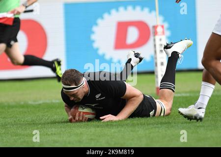 New Zealand's Brodie Retallick scores a try during the rugby test match between Japan and New Zealand at the National Stadium in Tokyo, Japan on October 29, 2022. Credit: Tadashi Miyamoto/AFLO/Alamy Live News Stock Photo