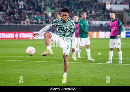 BUDAPEST, HUNGARY - OCTOBER 27: Ryan Mmaee of Ferencvarosi TC controls the  ball during the UEFA Europa League group H match between Ferencvarosi TC  and AS Monaco at Ferencvaros Stadium on October
