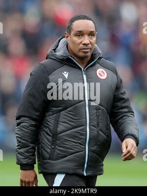 Burnley, UK. 29th Oct, 2022. 29th October 2022: Turf Moor, Burnley, Lancashire, England; Championship football, Burnley versus Reading; Reading manager Paul Ince walks across the pitch to the dugouts Credit: Action Plus Sports Images/Alamy Live News Stock Photo