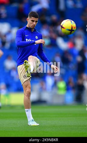 Brighton, UK. 29th Oct, 2022. Kai Havertz of Chelsea warms up before the Premier League match between Brighton & Hove Albion and Chelsea at The Amex on October 29th 2022 in Brighton, England. (Photo by Jeff Mood/phcimages.com) Credit: PHC Images/Alamy Live News