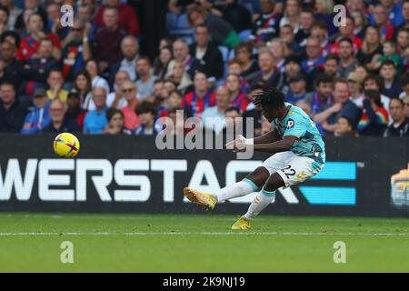 29th October 2022;  Selhurst Park, Crystal Palace, London, England;  Premier League football, Crystal Palace versus Southampton; Mohammed Salisu of Southampton Stock Photo