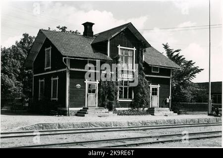 Station built in 1887. One and one -half -story station house in wood. Dealing in 1973. Bis track to Lindeby Hytta torn in 1951. Bis track to Haggruvan Stock Photo