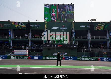 Mexico City, Mexico. 29th Oct, 2022. It has been 60 years since the first Formula 1 came to Mexico. At the end of the Qualifying Round, Max Verstappen will start the Formula 1 in pole position. Credit: Lexie Harrison-Cripps/Alamy Live News Stock Photo
