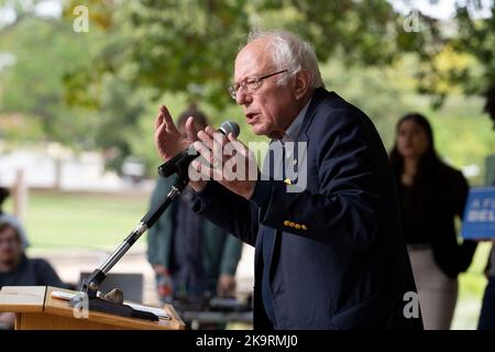 San Marcos, TX, USA. 29th Oct, 2022. Democratic U.S. Senator BERNIE SANDERS (D-VT) speaks to a crowd before he walks through Sewell Park to a polling station at the Texas State campus and get out the vote rally on October 29, 2022. The rally was held on the Texas State campus in advance of the crucial November midterm elections. (Credit Image: © Bob Daemmrich/ZUMA Press Wire) Stock Photo