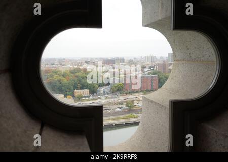 The Highbridge Water Tower occupies a prominent site in Manhattan, on a ridge 200 feet above the Harlem River. Completed in 1872, it was the last stru Stock Photo