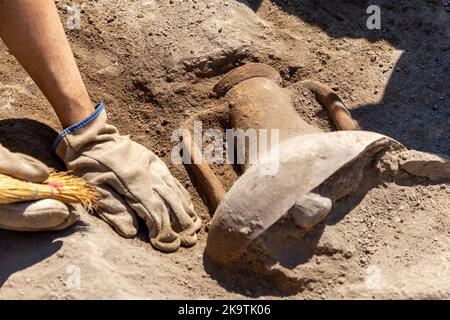 Vetren, Bulgaria - August, 18 2022: Archaeologists are working at Emporion Pistiros excavation site. Stock Photo