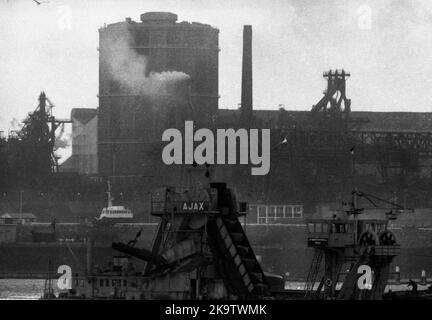 The Hoogovens steelworks in Ijmuiden, here on 9. 11. 1971, planned a merger with Dortmund-based Hoesch AG, NDL, Netherlands Stock Photo