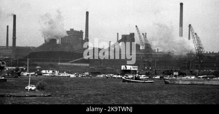 The Hoogovens steelworks in Ijmuiden, here on 9. 11. 1971, planned a merger with Dortmund-based Hoesch AG, NDL, Netherlands Stock Photo