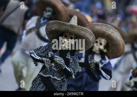 Mexico City, Mexico. 29th Oct, 2022. Artists perform in the Day of the Dead Parade in downtown Mexico City, capital of Mexico, on Oct. 29, 2022. Credit: Francisco Canedo/Xinhua/Alamy Live News Stock Photo