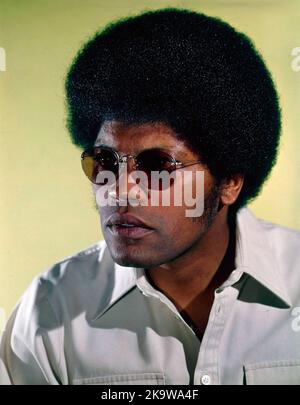 CLARENCE WILLIAMS III in THE MOD SQUAD (1968), directed by JERRY JAMESON, GENE NELSON, EARL BELLAMY, GEORGE MCCOWAN and BUDDY RUSKIN. Credit: Thomas-Spelling Productions / Album Stock Photo