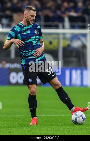 Milan, Italy. 29th Oct, 2022. Milan Skriniar of FC Internazionale warms up during the Serie A 2022/23 football match between FC Internazionale and UC Sampdoria at Giuseppe Meazza Stadium. Final score; Inter 3:0 Sampdoria. Credit: SOPA Images Limited/Alamy Live News Stock Photo