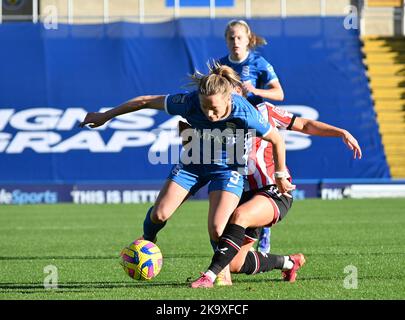 St Andrews Stadium, Birmingham Oct 2022 Harriet Scott (Birmingham no 3 ) battles for ball during Women's Championship match WSL2 between Birmingham City & Sheffield United (Karl Newton/SPP (Sport Press Photo)) Credit: SPP Sport Press Photo. /Alamy Live News Stock Photo