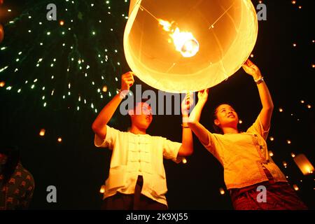 Celebration of Loi Kratong (Yi Peng) festival in Chiang Mai, Thailand Stock Photo