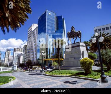 Bolivia. City of La Paz. Avenida 16 de Julio and monument to Sucre. Stock Photo