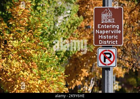 Naperville, Illinois, USA. A sign identifying one of the boundaries of the Naperville Historic District. Stock Photo