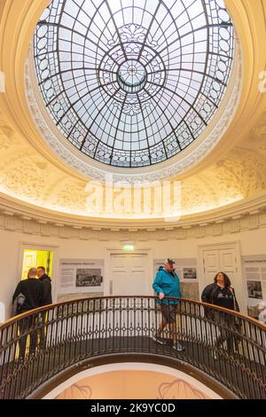 Interior showing the stained glass dome skylight, Gallery of Modern Art ( GoMA) 111 Queen St, Royal Exchange Square, Glasgow, Scotland. Stock Photo