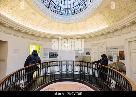 Interior showing the stained glass dome skylight, Gallery of Modern Art ( GoMA) 111 Queen St, Royal Exchange Square, Glasgow, Scotland. Stock Photo