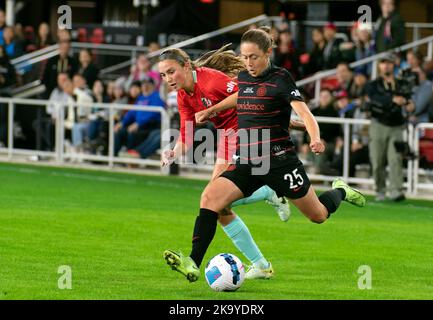 WASHINGTON, DC, USA - 29 OCTOBER 2022: Portland Thorns FC defender Meghan Klingenberg (25) winds up for a shot during the NWSL Championship game between the Portland Thorns and the Kansas City Current on October 29, 2022, at Audi Field, in Washington, DC. (Photo by Tony Quinn-Alamy Live News) Stock Photo