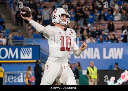 Stanford Cardinal quarterback Tanner McKee (18) looks to pass during a NCAA football game against the UCLA Bruins, Saturday, October 29, 2022, at the Stock Photo