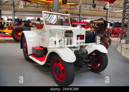 SPEYER, GERMANY - OCTOBER 2022: white LANZ EILBULLDOG 1940 retro tractor in the Technikmuseum Speyer. Stock Photo