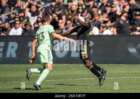 Los Angeles, United States. 30th Oct, 2022. Los Angeles FC forward Kwadwo Opoku (22) controls the ball as Austin FC midfielder Ethan Finlay (13) defends during the MLS Western Conference Final match, Sunday, October 30, 2022, at the Banc of California Stadium, in Los Angeles, CA. LAFC defeated Austin FC 3-0. (Jon Endow/Image of Sport) Photo via Credit: Newscom/Alamy Live News