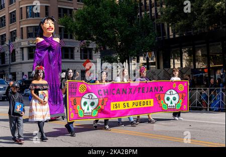 Viva la Vida Parade celebrating the Day of the Dead (Dia de los Muertos) in Austin, Texas Stock Photo