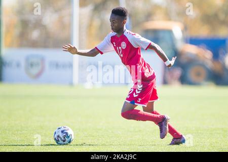 Buftea, Romania, 29th October 2022. Tristan Birch of Denmark in action during the UEFA Under-17 Men European Championship Qualifier match between Denmark and Estonia at Football Centre FRF in Buftea, Romania. October 29, 2022. Credit: Nikola Krstic/Alamy Stock Photo