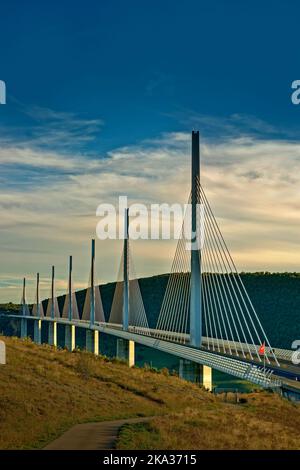 The Millau Viaduct carries the A75 trunk road, known as 'La Meridienne', across the River Tarn valley in Aveyron, Midi-Pyrenees, France Stock Photo