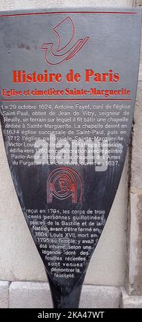 L'église Sainte-Marguerite est une église de culte catholique romain datant du XXVIIe siècle, située 36, rue Saint-Bernard dans le 11e arrondissement Stock Photo