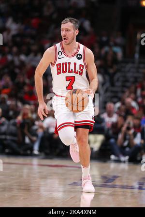Chicago Bulls guard Goran Dragic (7) moves the ball down court in