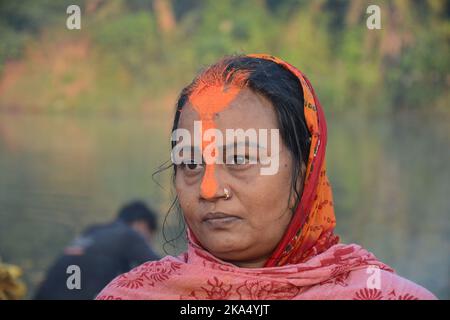 Santiniketan, West Bengal, India. 31st Oct, 2022. Chhath puja is dedicated to the sun god Surya. The festival is called 'Chhath' because it means the number 6 in Hindi or Nepali. The festival is celebrated on the 6th day of the month of Hindu month Karthika. Chhath Puja is one of the most major festivals of India. This festival is celebrated in most parts of Bihar, Uttar Pradesh and also in some parts of Bengal. The festival starts in the month of Kartika on its sixth day. The festival lasts for four days and is dedicated to worshipping Lord Sun for seeking his blessing and praying for keepi Stock Photo